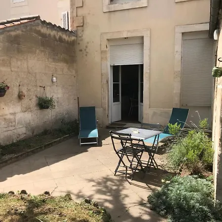 -le Petit Rochelais- Centre Ville, Stationnement, Netflix - Ideal Couples, Familles, Business 公寓 *